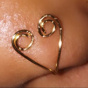 Heart of gold nose cuff 💛